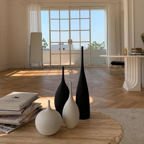 Modern Ceramic Zen Vase Hand-drawing with Anti-skid Pad Bottom Minimalist Desktop Ornament Vase for Home Office Decoration