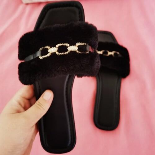 Women 2021 New Outdoor Chain Decoration Fuzzy Slippers Soft Plush Cozy Fluffy Fur Flip Flops Home Slippers for women