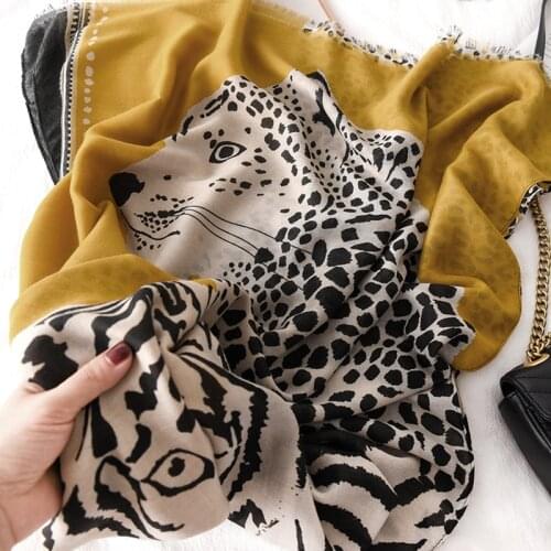 2019 Fashion Women Leopard Print winter Scarf cotton scarf shawl Warm Large Shawls and wraps foulard femme cachecol female stole