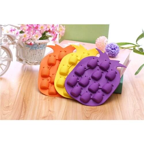 1PC Random Color Pineapple Shape Ice Mold Drink Ice Cream Cube Maker Bar Party Ice Tray Cube Freeze Mold Kitchen Bar Tool PF 008