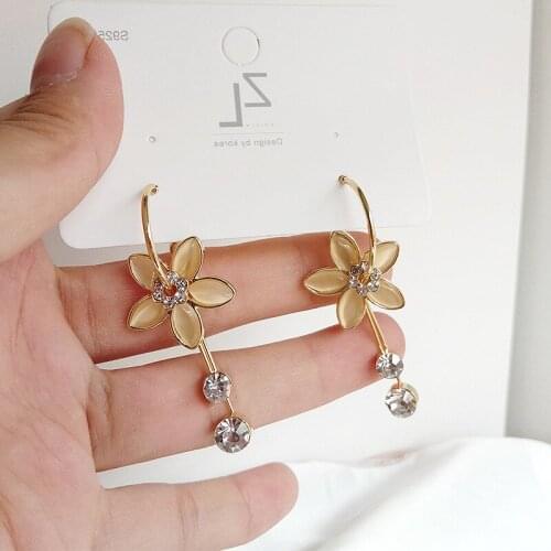 Korean Version Of Earrings 2021 Fashion Girl Earrings New Crystal Flower Temperament Net Red Long Tassel Earrings Sale Oorbellen