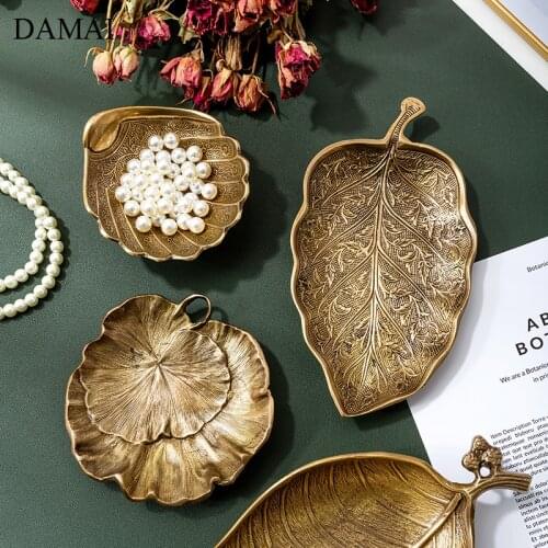 Nordic Vintage Brass Plates Flowers Leaf Decorative Snacks Dessert Plate Relief Craft Jewelry Cosmetic Display Tray Home Decor