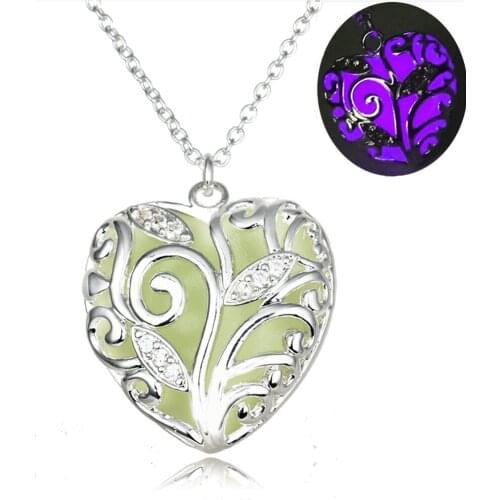 Glow in the Dark Heart Necklace Medallion Bright Chocolate Stone Declaration Choker Pendants Women Necklaces Jewelry