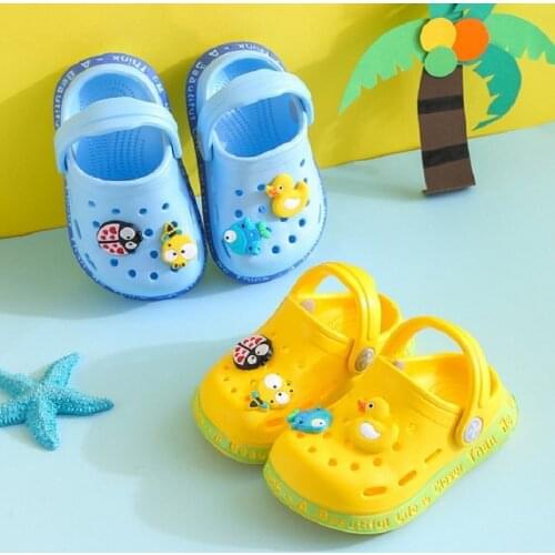Childrens Summer Cartoon Cute Cave Hole shoes Duckling Boys And Girls Comfortable Soft Soled Sandals