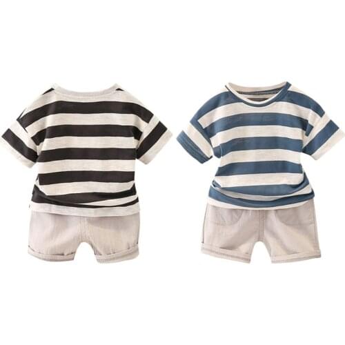 Little Boy’s Short-sleeved Shorts Set Fresh Stripe Round Neck Tops and Solid Color Short Pants