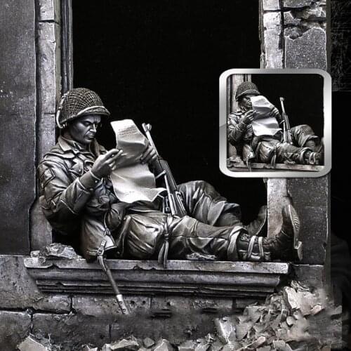 1/24 Resin Model Building Kit Figure Reading letter