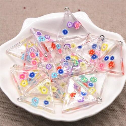 10pcs Resin Transparent Triangle Inside Clay Flower DIY Jewelry Pendant Home Decoration Accessories,28mm