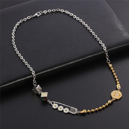 Personalized Fashion Diamond Smiley Face Daisy Pin Lucky Dice Necklace Harajuku Alloy Jewelry Tricolor Collar Women And Men Gift