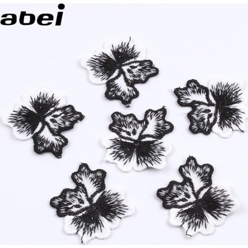 20pcs/lot 5cm Soluble Embroidered Black White Flower Lace Appliques Fabric Accessory Sewing Craft Wedding Dress garments