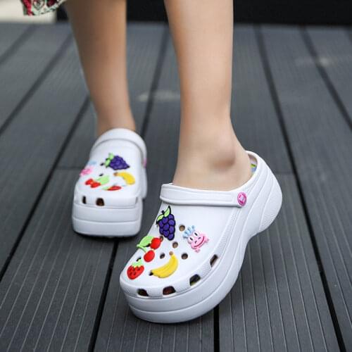 2021 Summer Women Clogs Platform Garden Sandals Cartoon Fruit Slippers Slip On For Girl Beach Shoes Fashion Slides Outdoor