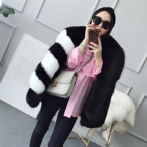 Woman Fox Fur Vest Super Fox Fur Collar Asymmetric Design 2018 New Fur Coat Black and White Color Mixing