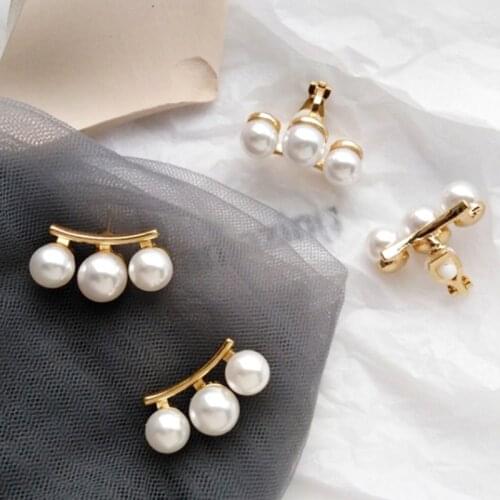 Chic Korean Gold Pearl Stud Earrings for Women Charms Big Three Ball Pearls Studs Earrings Fashion Jewelry