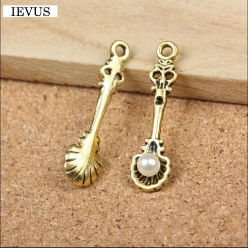 IEVUS Gold Pendants