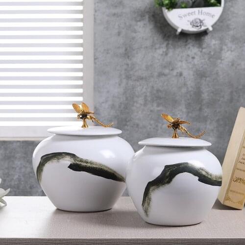 Jingdezheng Chinese Style Ceramic Storage Jar With gold Lid Porch Decoration Living Room Decoration Storage Box