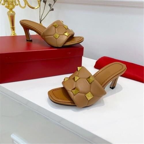 2021 New Summer Fashion Womens Sandals Luxury Brand Designer Shoes Genuine Leather Shoes Hot Sell Rivet Shoes Size 35-43