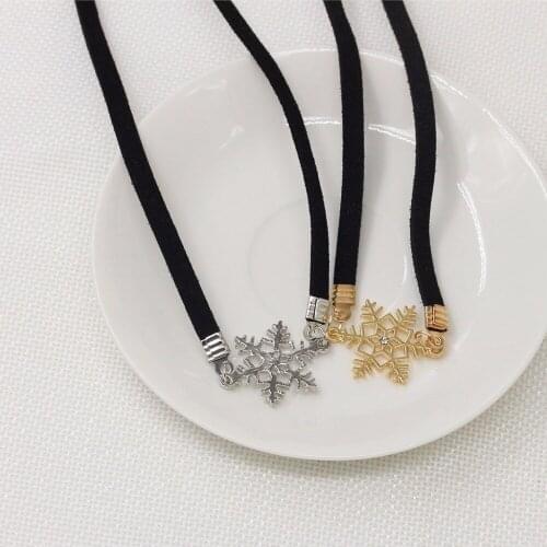 Center Small Crystal Hollow Metallic Snowflake Leather Rope Chain Choker Short Necklace for Women