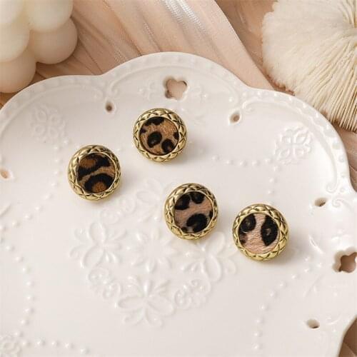 Korean Retro Wild Plush Leopard Pattern Round Earrings Female Personality Temperament Simple Ear Stud
