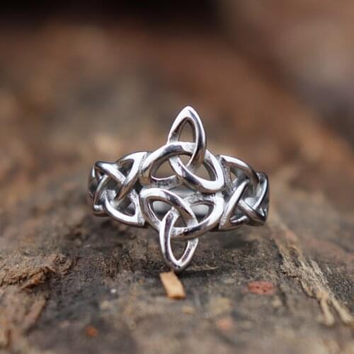 EYHIMD Triquetra Stainless Steel Ring Irish Statement Rings Womens Irish Celtics Jewelry Anniversary Gift