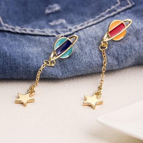 Universe Enamel Pins Creative planet Star Couple Brooches with metal chain badge Denim Shirt lapel pin accessories gift for kids