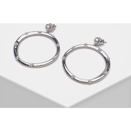 Amorita boutique Exaggerated circles inlaid with pearl hoop earrings