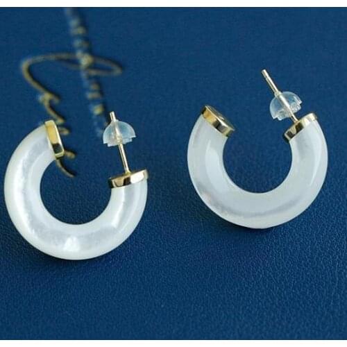 White Shell Earrings Unique Design High-End Elegant Stud Earring Special Design Sense Niche round Ring Earrings Womens Sterling