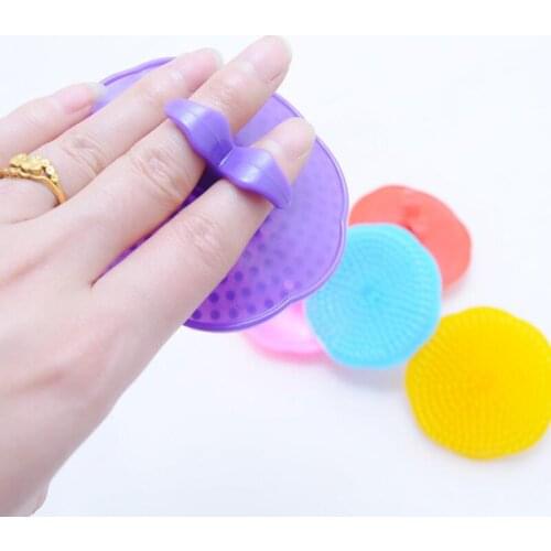 Plum blossom shape to exfoliate shampoo hair brush head massage plastic wash hair brush LX6626