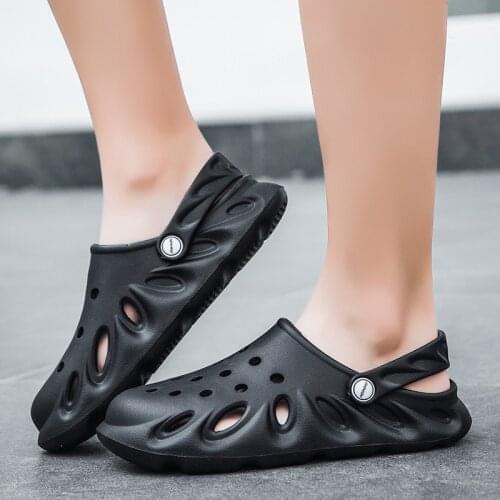 Summer Black Men Casual Sandals Lightweight Clogs Men Platform Sandals EVA Non Slip Beach Shoes Men New Fashion sandalias hombre