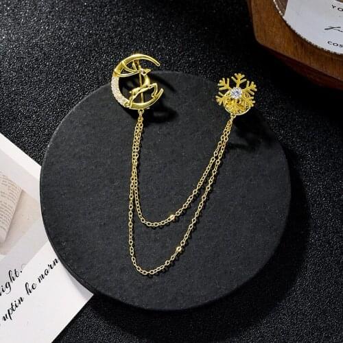 Ins Snowflake Elk Brooch Chain Tassel Female Christmas Autumn Winter Coat Corsage Pin Collar Buckle Design Sense Trendy Jewelry