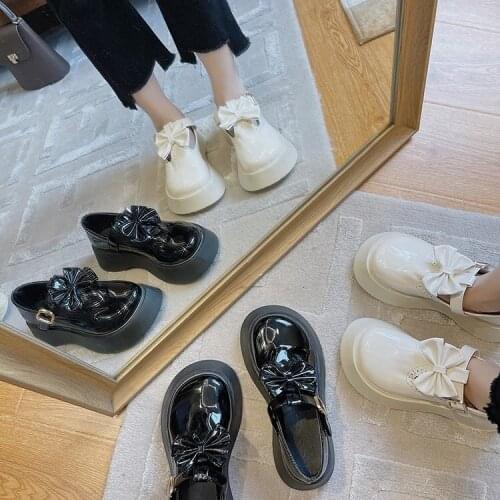 Womens shoes fashion role play Lolita shoes round head shallow mouth womens shoes bow middle heel shoes
