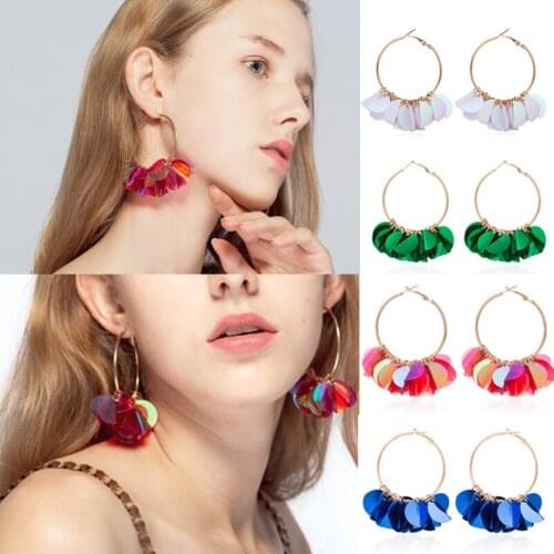Europe and the United States fashion brand earrings hot sales model street shoot flower sequin alloy earrings popular ear rings