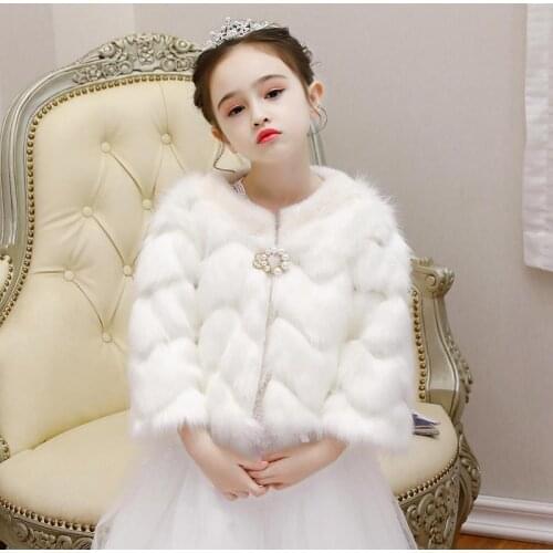 Top grade Girls Cape Long Sleeves Wedding Cloaks Faux Fur Jacket For Winter Kids Flower Girl Children Outerwear & Coats