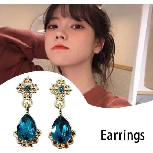 2020 Nieuwe Droplet Shape Hollow Lace Earrings Ornaments Fashionable Earring Female Gift Vintage Stud Earrings