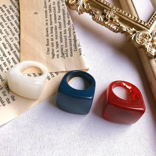 HUANZHI New 2022 Geometric Square Resin Acrylic Color Mixing Micro Transparent Ring for Women Girls Party Simple Jewelry Gifts
