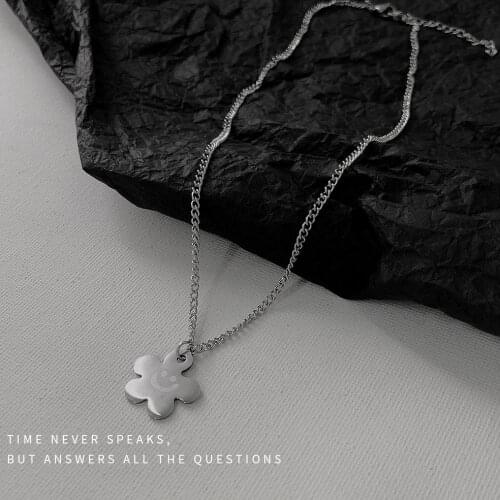 Flower smiley face necklace female simple sweet cool trend hip hop titanium steel pendant niche design net red clavicle chain