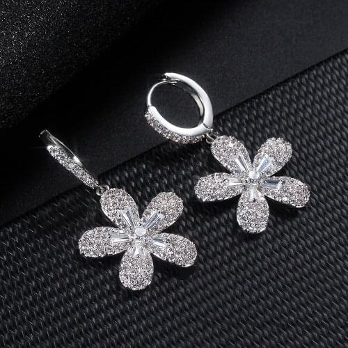 Charm White Zircon Stone Dangle Earrings Cute Female Crystal Flower Drop Earrings Dainty Silver Color Wedding Earrings For Women