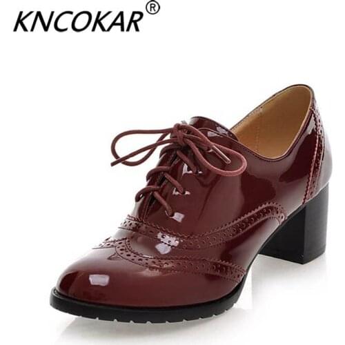 2019 spring and autumn lace hollow round head thick with lace single shoes patent leather solid color womens shoes z0067