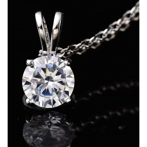 1ct Carat Moissanite Pendant S925 Silver Necklace Four Claw Pendant Girlfriend Gift Sterling Silver Clavicle Chain Necklace