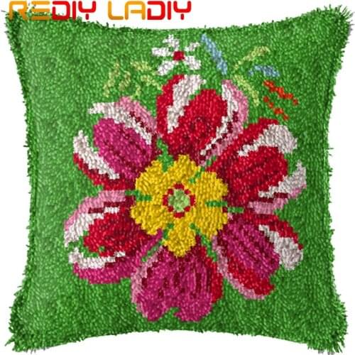Latch Hook Cushion Red Daisy Pillow Case Pre-Printed Color Canvas Acrylic Yarn Latched Hook Pillow Crochet Cushion Cover Kits
