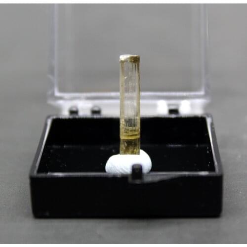 100% Natural Brazil tourmaline mineral crystal specimens stones and crystals quartz crystals box size 3.4 cm