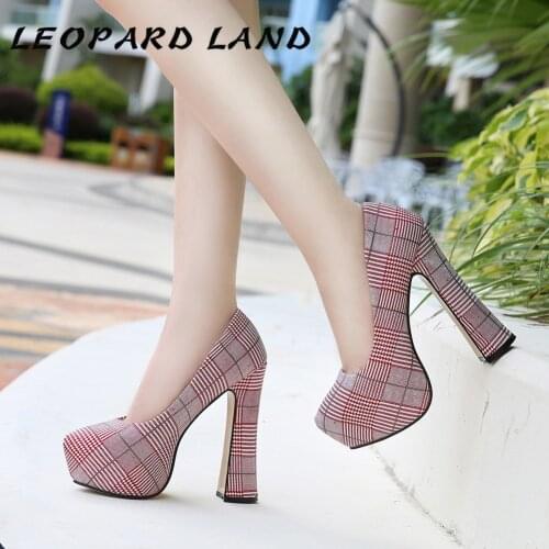 LEOPARD LAND Fashion New Large High-heeled Shoes Waterproof Platform Thousand Bird Pattern Lady Elegant Temperament Style WZ