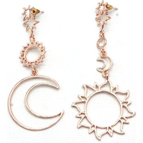 Korean Version Of The 2021 Fashion New Earrings Simple Sun God Moon God Asymmetric Exaggeration Earrings Ladies Wholesale