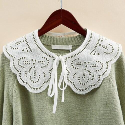 Women Hollow Out Dragonfly White False Collar Jacquard Shawl Necklace Capelet