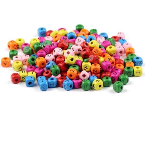 WLYeeS 50Pcs 8/10mm Square Alphabet Wooden Spacer Beads Random Mixed Square Loose beads for Jewelry Bracelet Necklace Making DIY