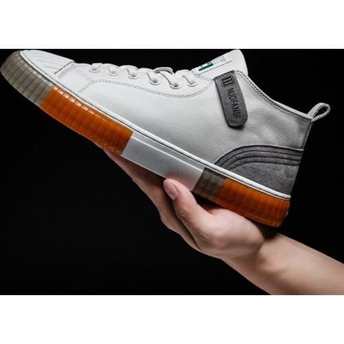 2020 autumn and winter mens shoes fashion brand leather high shoes mens Korean fashion wild white shoes mens shoes