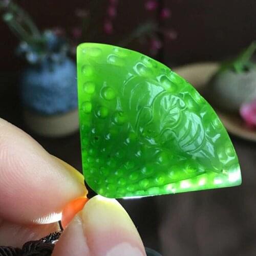 Fine Green Natural Stone Pendant Carving Shell Pendant Sweater Chain Necklace For Men Women Meaning Lucky Beauty Pendant Jewelry