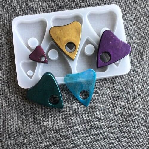 Hole creative love silicone mold UV resin jewelry accessories can be used to make pendant keychains wax slice aromatherapy tools