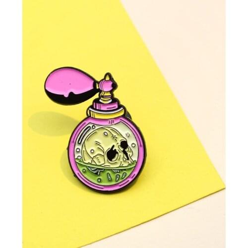 Purple water bottle metal enamel pin medical research skull poison spray green brooch punk tie pin gift for medical friends Hot