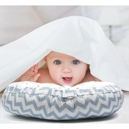 Baby Lounger Portable Super Soft and Breathable Newborn Infant Bassinet Water Resistant Removable Cover for Newborn Lounger