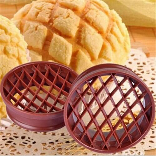 1PC Lattice Press Pineapple Bun Mold Plastic Bread Cake Mold Biscuit Stamp Molds Baking Tools