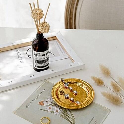 Retro Metal Plate Photo Props Ornaments Ins Jewelry Pendulum Plate Photography Decoration Shooting Home Decor 2021